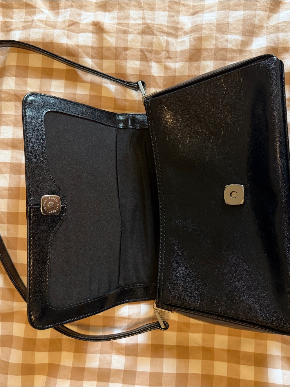 Y2K Liz Claiborne Black Leather Shoulder Bag with Single Strap - Picture 3 of 10